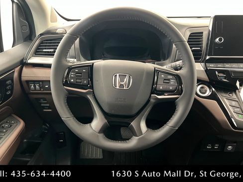 New 2026 Honda Odyssey Touring image 12