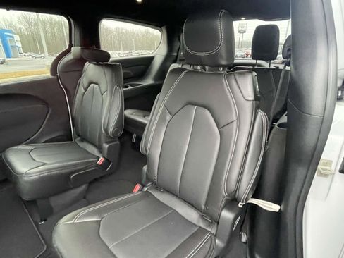 New 2026 Chrysler Pacifica Select w/ S Appearance Package image 9