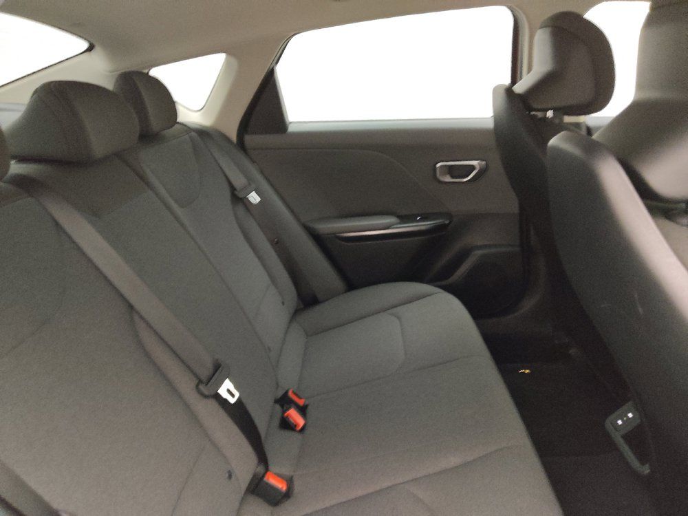 Used 2025 Kia K4 FWD image 19