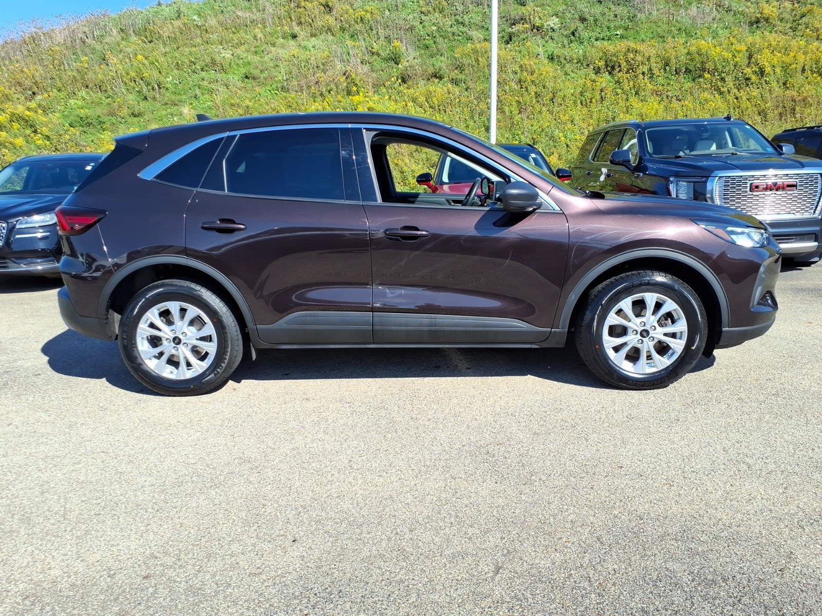 Used 2023 Ford Escape Active AWD/4WD image 6