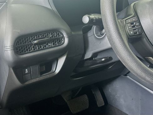 Used 2025 Honda HR-V LX image 16