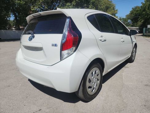 Used 2016 Toyota Prius C One FWD image 9