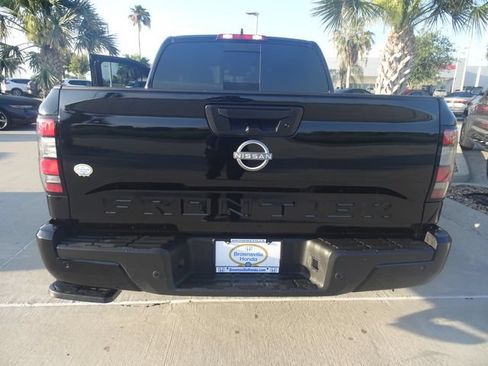 Used 2025 Nissan Frontier SV RWD image 5