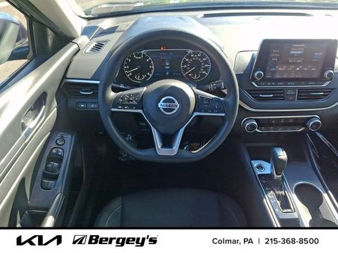 Used 2022 Nissan Altima 2.5 SV FWD image 13