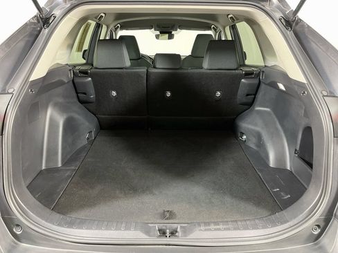 Used 2022 Toyota RAV4 LE FWD image 10