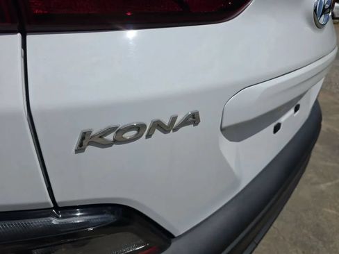 Used 2022 Hyundai Kona SEL w/ Convenience Package FWD image 11
