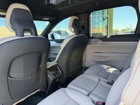 Used 2025 Volvo EX90 Ultra AWD/4WD image 34