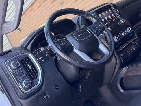 Used 2022 GMC Sierra 2500 Denali AWD/4WD image 4