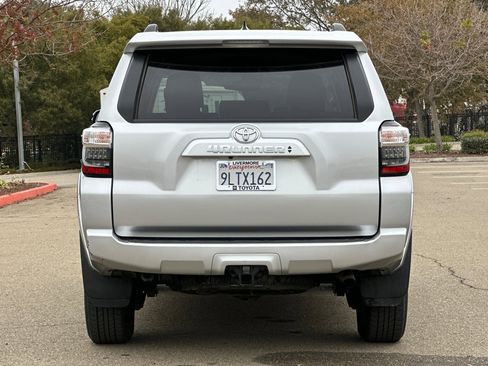 Used 2024 Toyota 4Runner SR5 Premium image 5
