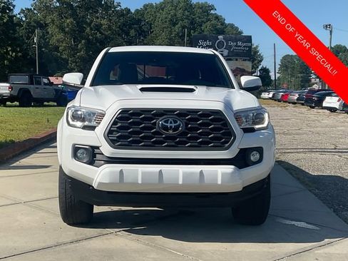 Used 2020 Toyota Tacoma TRD Sport image 2