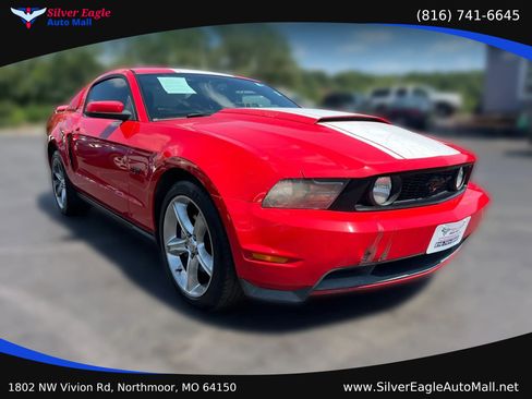 Used 2010 Ford Mustang GT RWD image 4