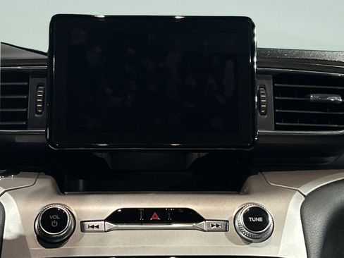 Used 2023 Ford Explorer XLT image 22