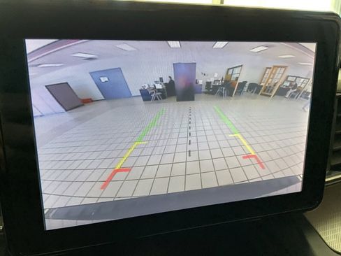 Used 2020 Ford Explorer XLT w/ Equipment Group 202A image 15