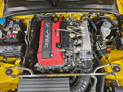 Used 2003 Honda S2000 image 27