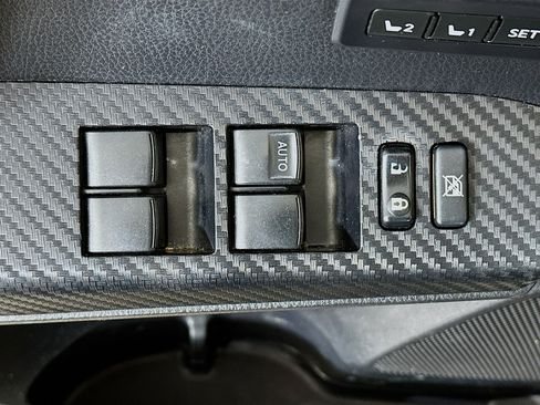 Used 2014 Toyota RAV4 Limited image 15