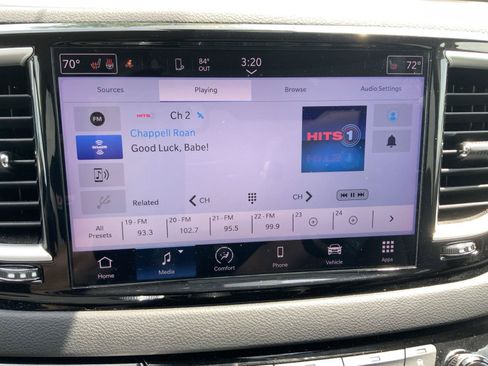 Used 2023 Chrysler Pacifica Touring-L FWD image 33