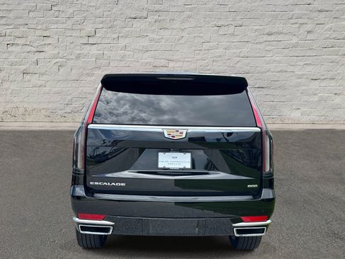 Used 2023 Cadillac Escalade Premium Luxury w/ LPO, Floor Liner Package AWD/4WD image 4