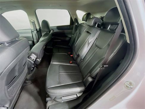 Used 2023 Kia Sorento S w/ Panoramic Sunroof Package image 25