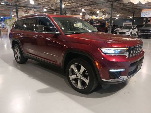 Used 2022 Jeep Grand Cherokee L Limited AWD/4WD image 4