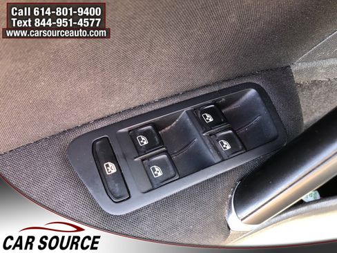 Used 2016 Volkswagen Golf S image 16