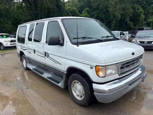 Used 2000 Ford E-150 and Econoline 150 image 5