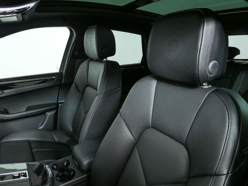 New 2026 Porsche Macan Turbo AWD/4WD image 5