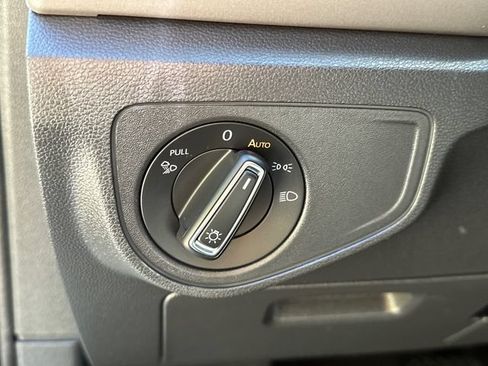 Used 2020 Volkswagen Atlas Cross Sport SEL AWD/4WD image 25