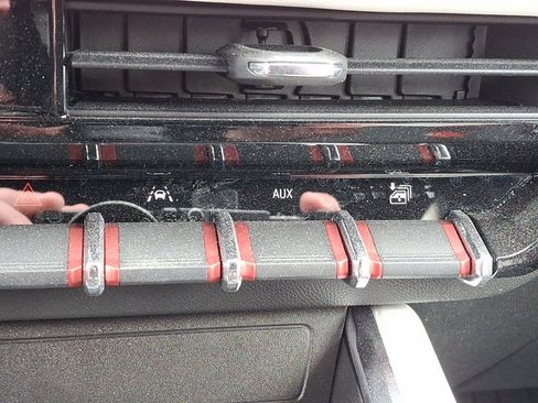 Used 2024 GMC Canyon AT4X image 28