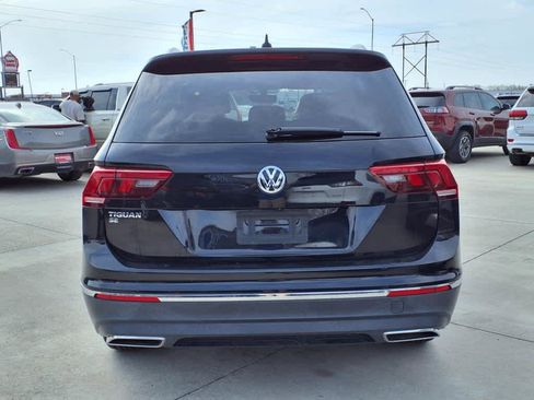 Used 2021 Volkswagen Tiguan SE image 4