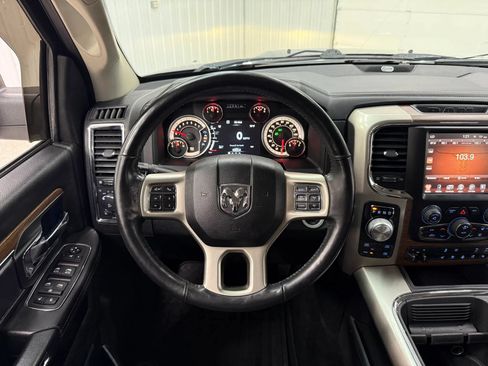 Used 2017 RAM 1500 Laramie w/ Convenience Group AWD/4WD image 18