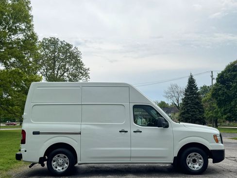 Used 2014 Nissan NV 2500 SV w/ Side & Curtain Airbag Package RWD image 9