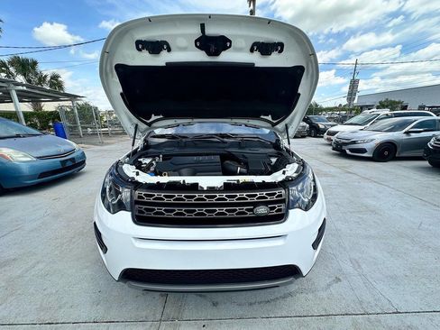 Used 2019 Land Rover Discovery Sport SE AWD/4WD image 2