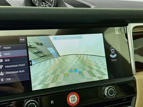 Certified 2026 Porsche Macan AWD/4WD image 15