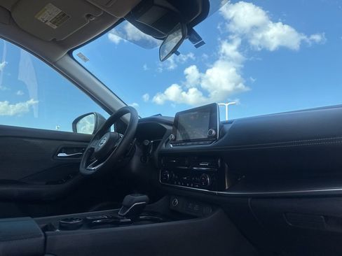 Certified 2021 Nissan Rogue SV image 30