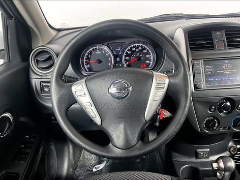 Used 2019 Nissan Versa SV FWD image 5