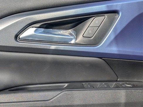 New 2026 Chevrolet Equinox EV LT image 19