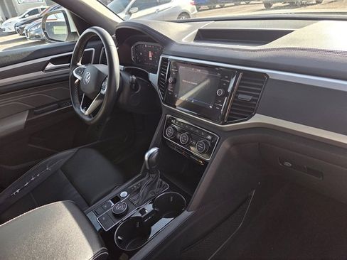 Used 2022 Volkswagen Atlas Cross Sport SEL image 6