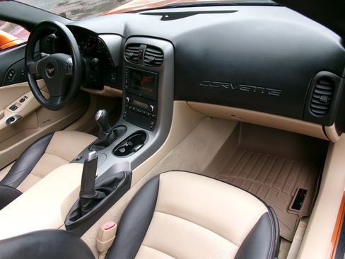 Used 2007 Chevrolet Corvette Convertible w/ Preferred Equipment Group RWD image 19