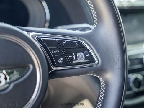 Used 2021 Bentley Bentayga image 43