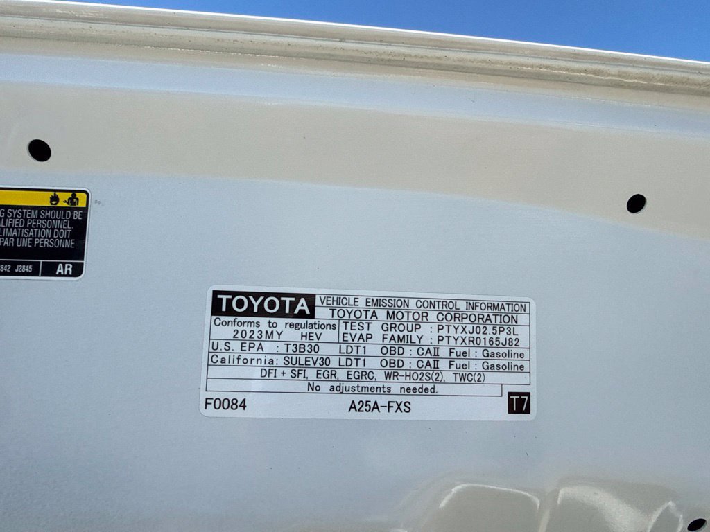 Used 2023 Toyota RAV4 LE AWD/4WD image 31