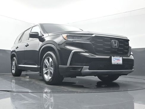 Used 2025 Honda Pilot EX-L image 13
