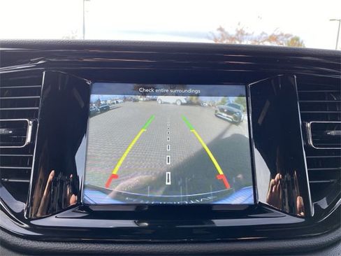 Used 2022 Dodge Durango GT image 19