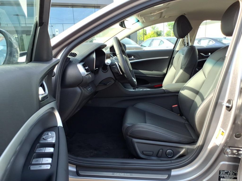 Used 2026 Genesis G70 2.5T RWD image 15