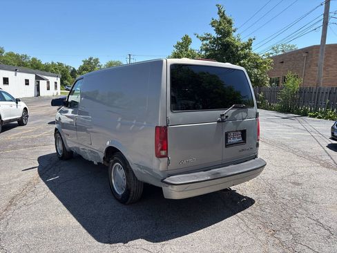 Used 1998 Chevrolet Astro AWD image 3