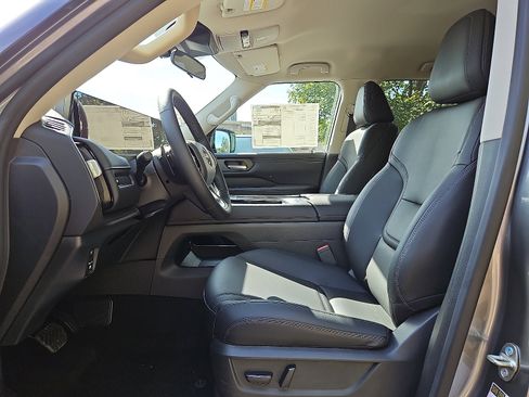 New 2026 Nissan Armada SV image 10