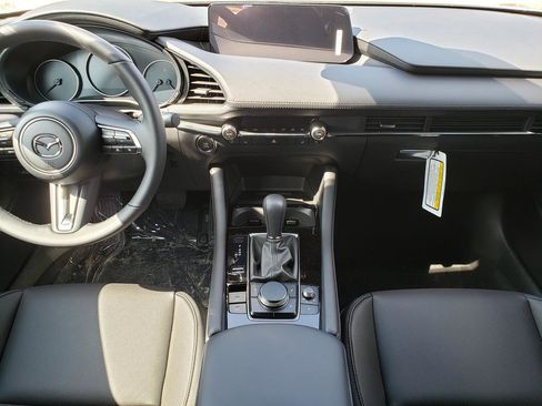 New 2026 MAZDA MAZDA3 Hatchback w/Premium Plus Pkg image 9