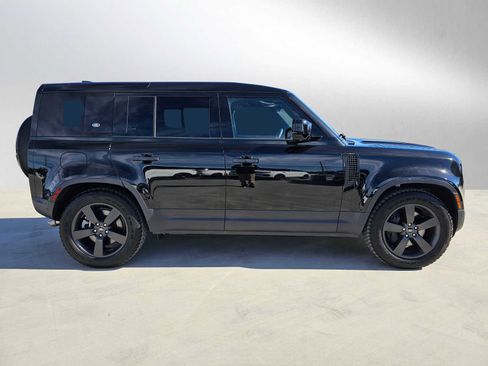 New 2024 Land Rover Defender 110 SE image 6