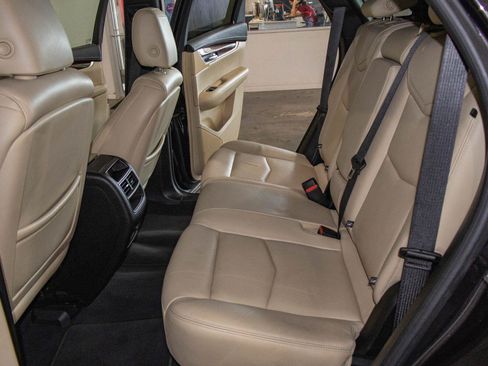 Used 2018 Cadillac XT5 Luxury w/ Driver Awareness Package FWD image 15