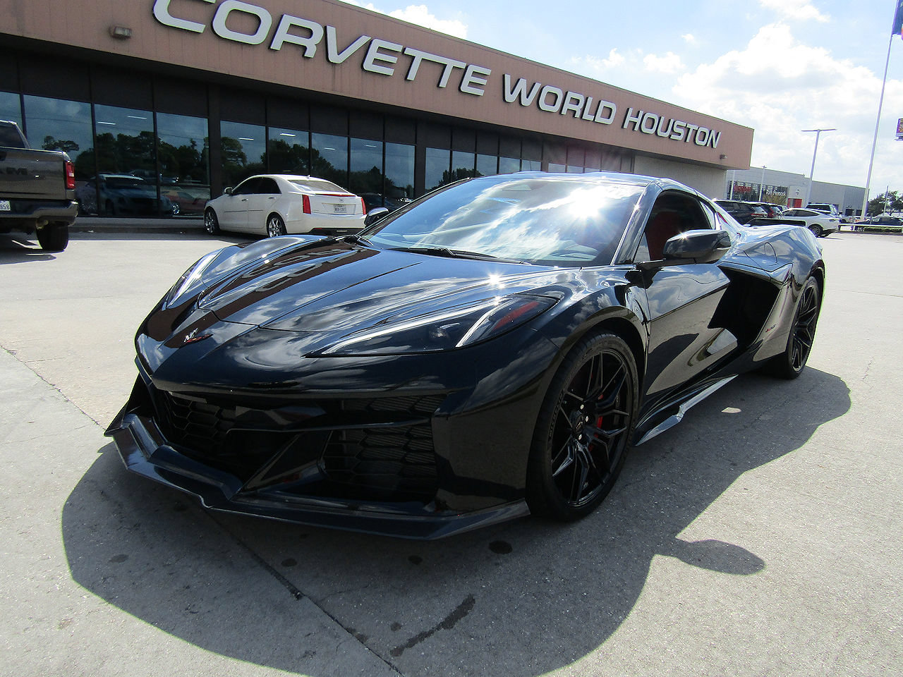 Used 2024 Chevrolet Corvette Z06 RWD image 1