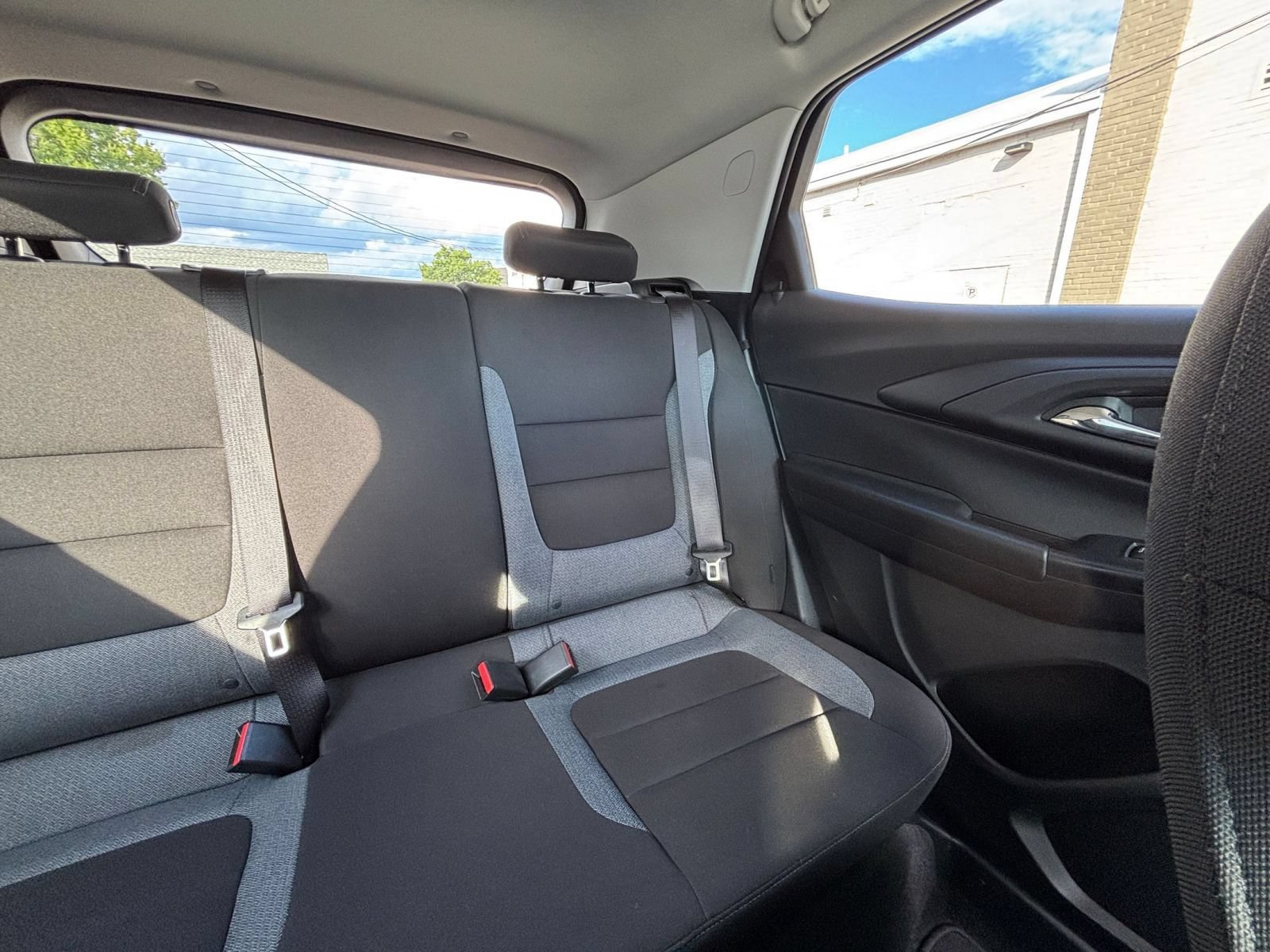 Used 2025 Chevrolet TrailBlazer LT FWD image 35